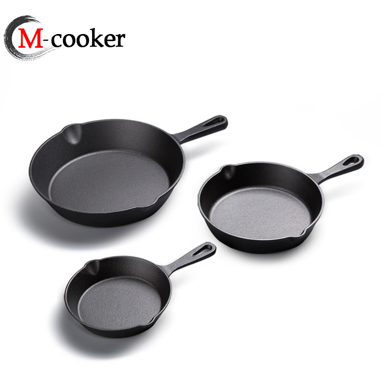 Cast iron fry pan set