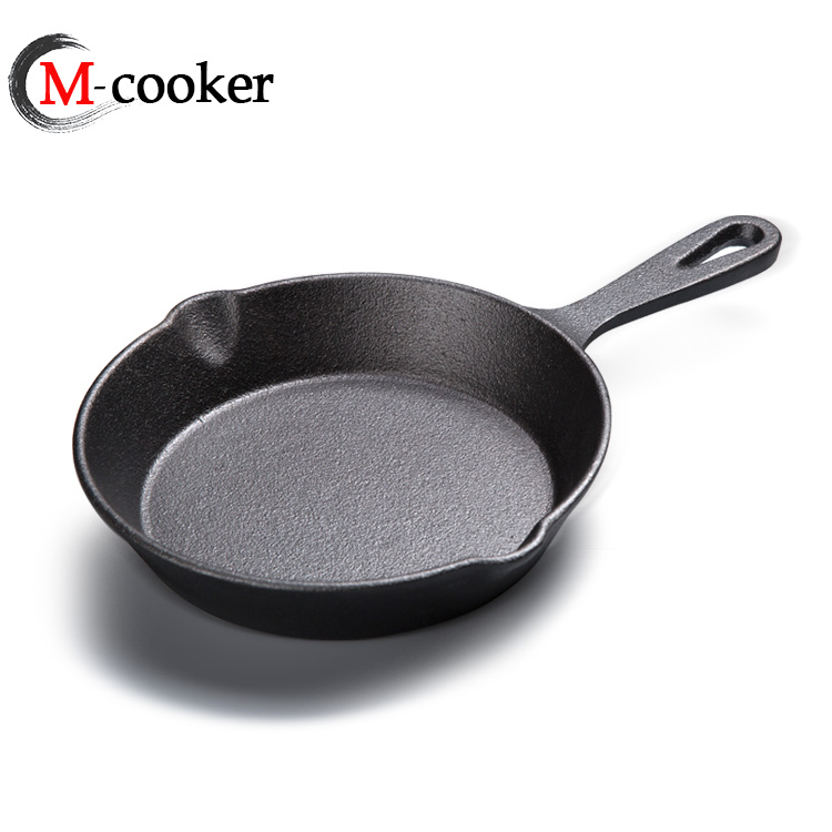 Cast iron fry pan set