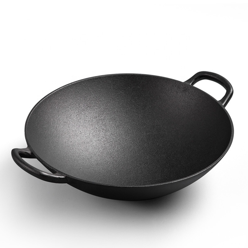 Classic cast iron wok with vegetable coating suitable for a variety of stoves