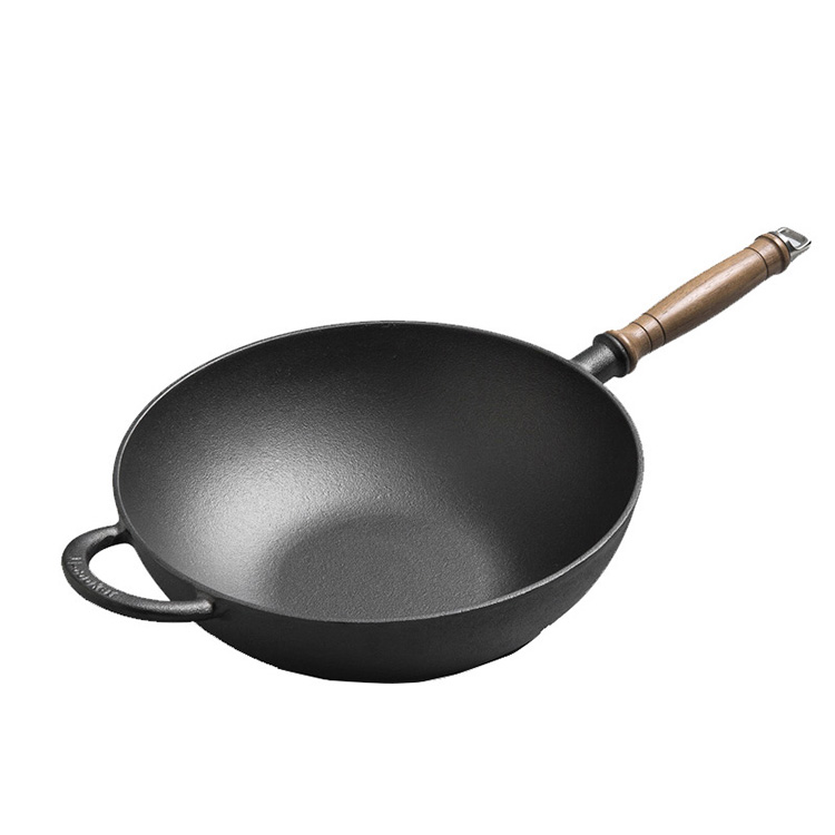 Long wooden handle cast iron wok for family usage classic shape