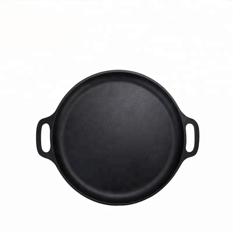 Cast iron pizza pan with two handles and pre-seasoned coating 30cm diameter