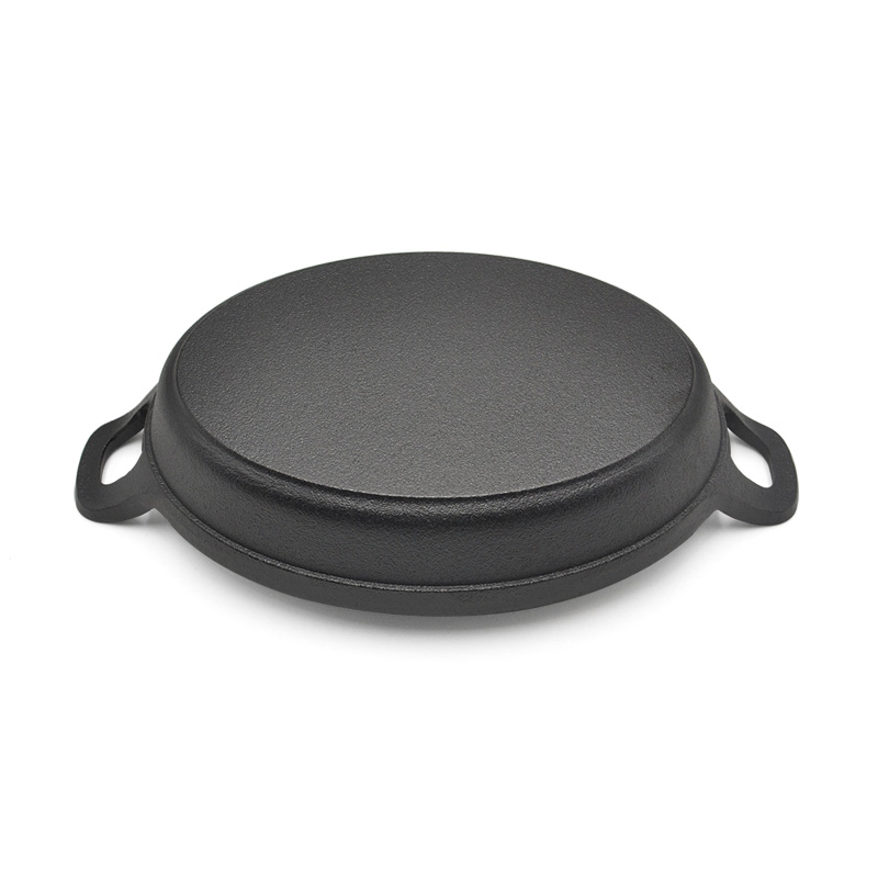 Oval cast iron sizzling plate with Integral handle