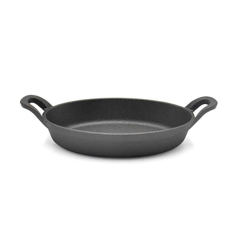 Oval cast iron sizzling plate with Integral handle